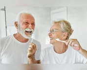 5 dicas para manter os dentes bonitos e naturais até o fim da vida