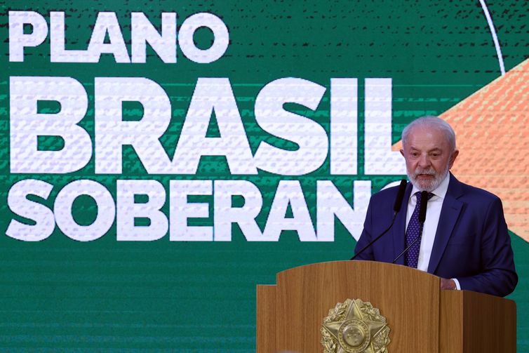 "Mundo está ávido para fazer negociação com o Brasil", afirma Lula