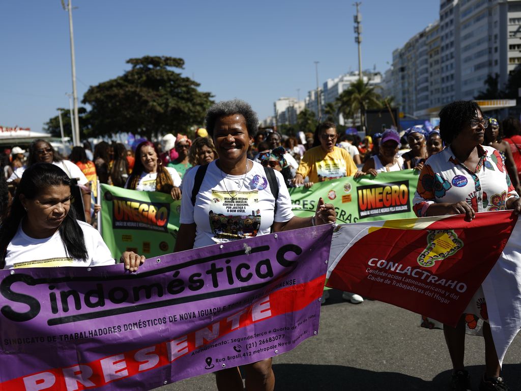 Mulheres negras reivindicam justiça e bem-viver em marcha no Rio