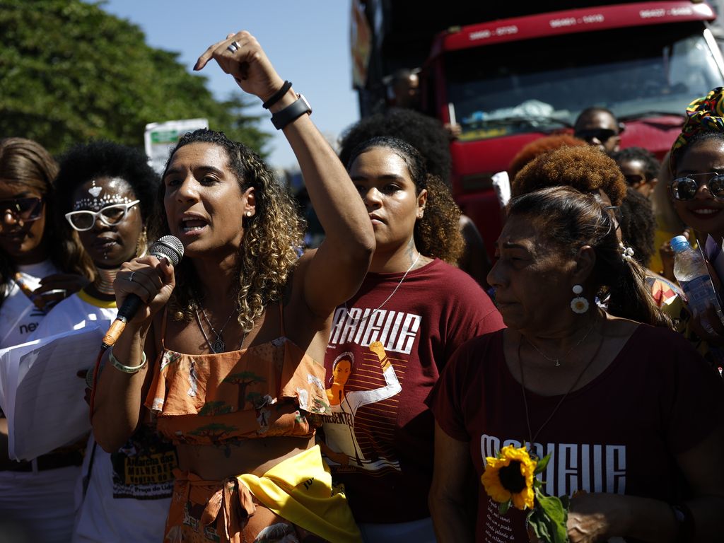 Mulheres negras reivindicam justiça e bem-viver em marcha no Rio