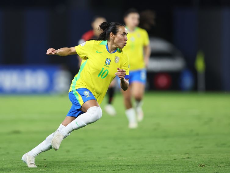 Brasil encara Colômbia em busca do 9º título da Copa América Feminina